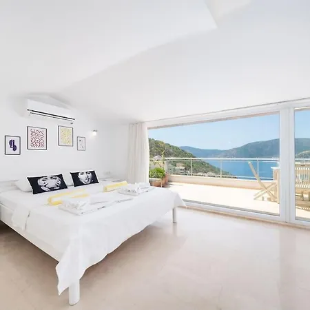 Oezel Havuzlu Bueyuek - Kalkan Plaja Sadece 200mt 빌라 *