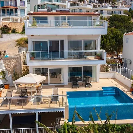 Oezel Havuzlu Bueyuek - Kalkan Plaja Sadece 200mt * 카스