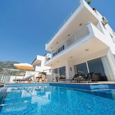 빌라 Oezel Havuzlu Bueyuek - Kalkan Plaja Sadece 200mt