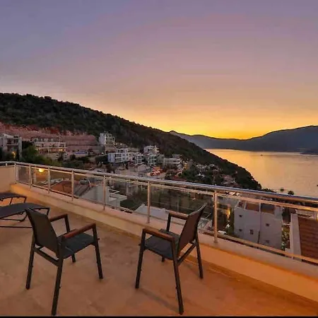 Oezel Havuzlu Bueyuek - Kalkan Plaja Sadece 200mt 빌라 *