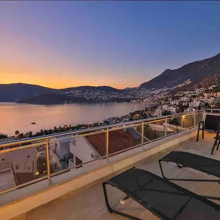 빌라 Oezel Havuzlu Bueyuek - Kalkan Plaja Sadece 200mt